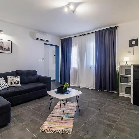 House Loborika 2227 Marcana