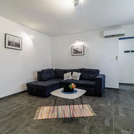 House Loborika 2227