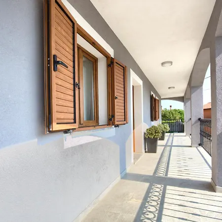 House Loborika 2227 Tatil Evi