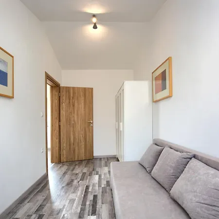 House Loborika 2227 *