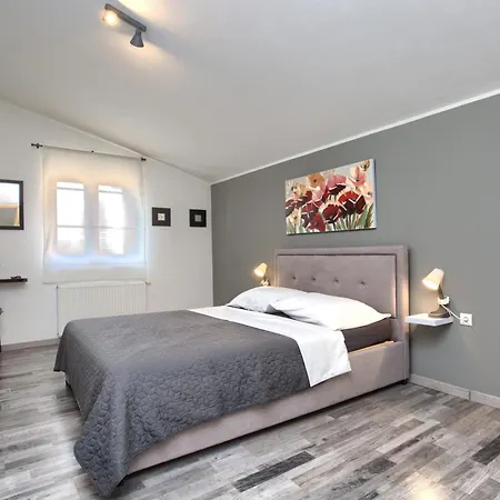 House Loborika 2227 Marcana